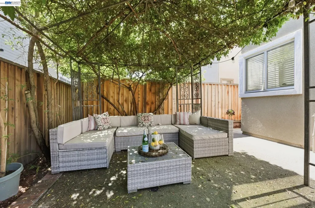 8516 Peachtree Avenue Newark CA 94560