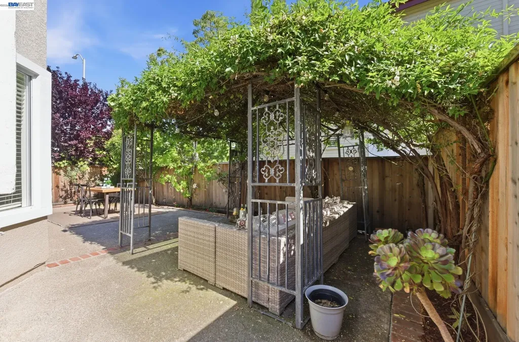 8516 Peachtree Avenue Newark CA 94560
