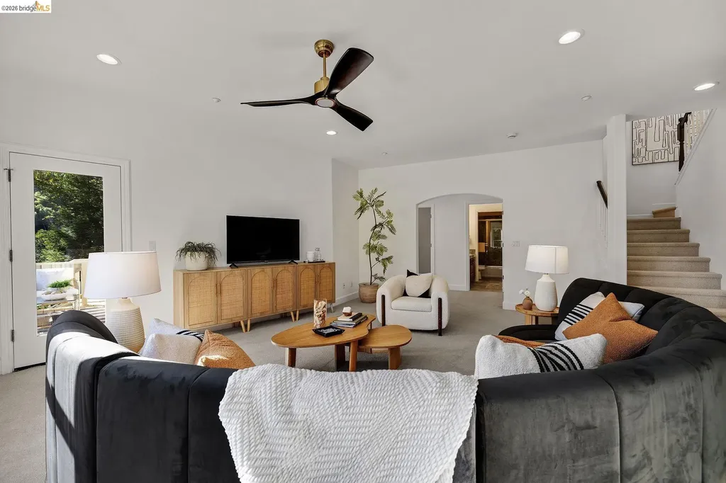 6203 Westwood Way Oakland CA 94611