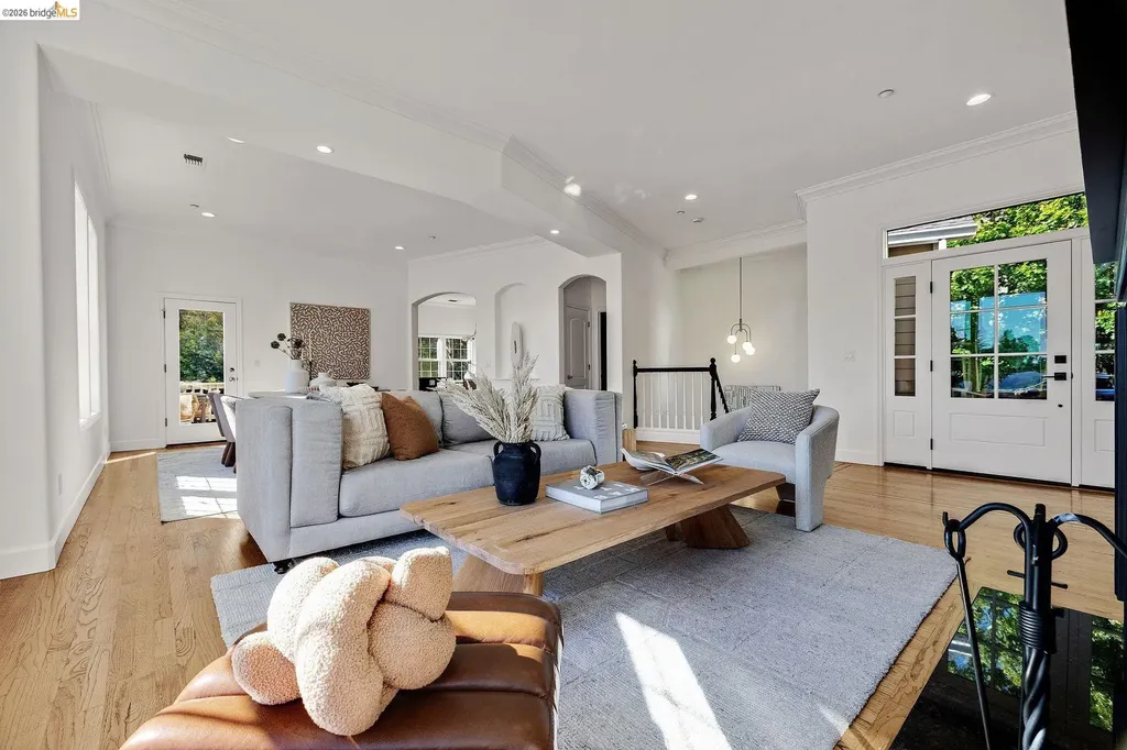 6203 Westwood Way Oakland CA 94611