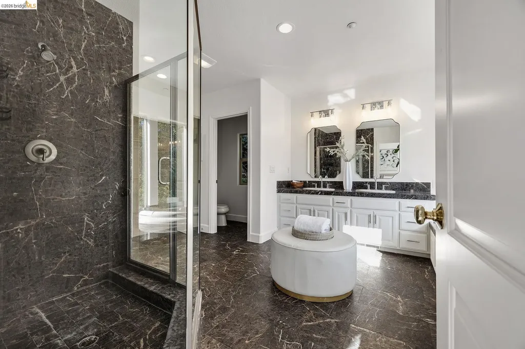 6203 Westwood Way Oakland CA 94611