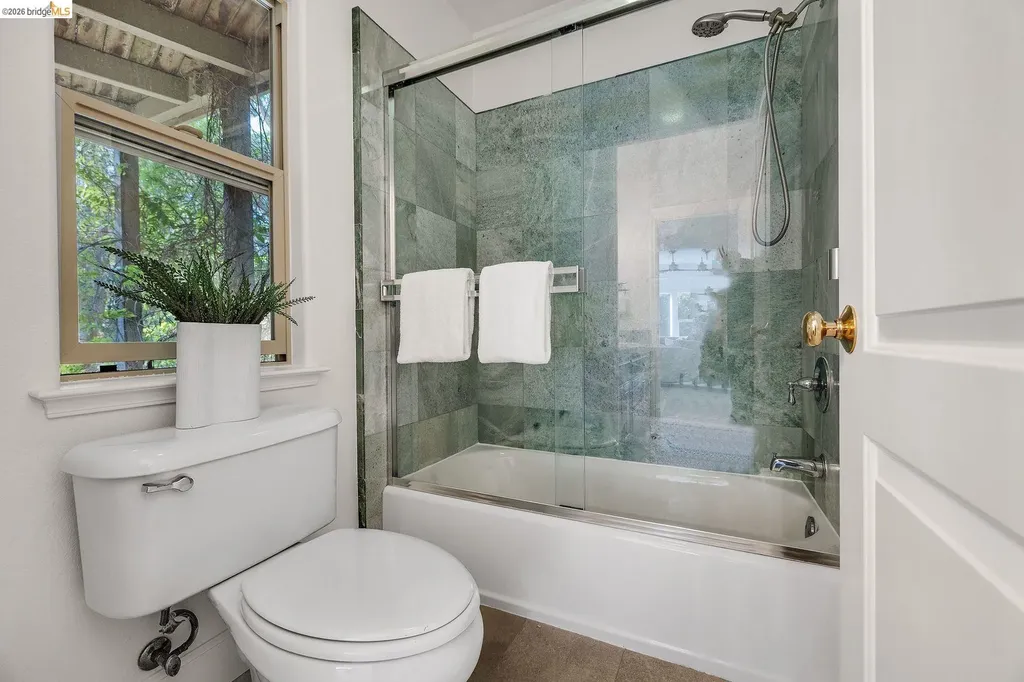 6203 Westwood Way Oakland CA 94611