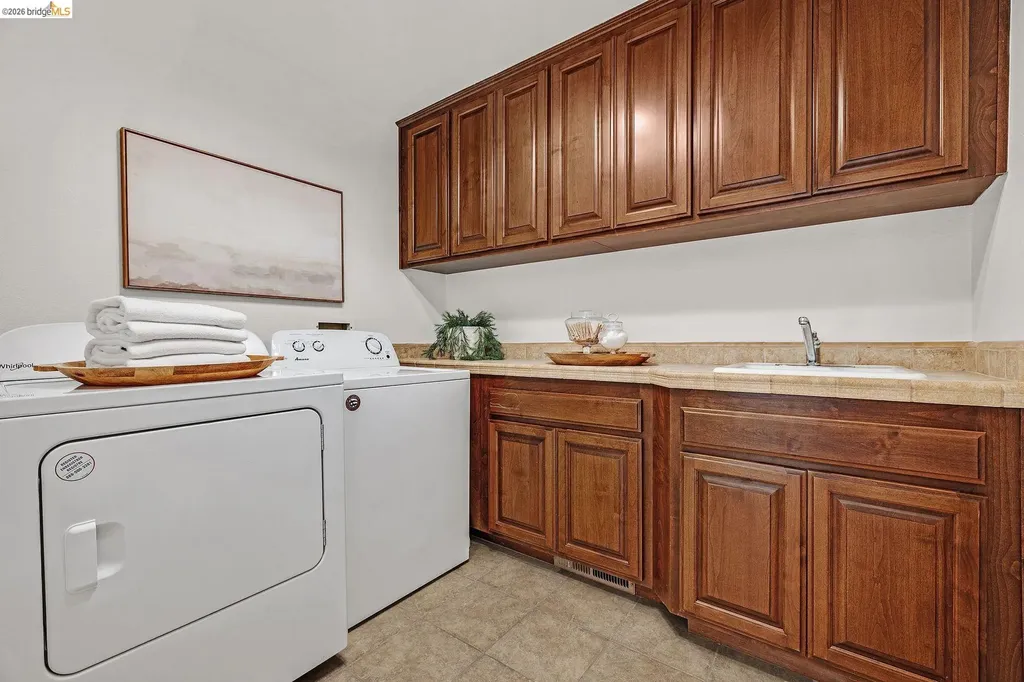6203 Westwood Way Oakland CA 94611