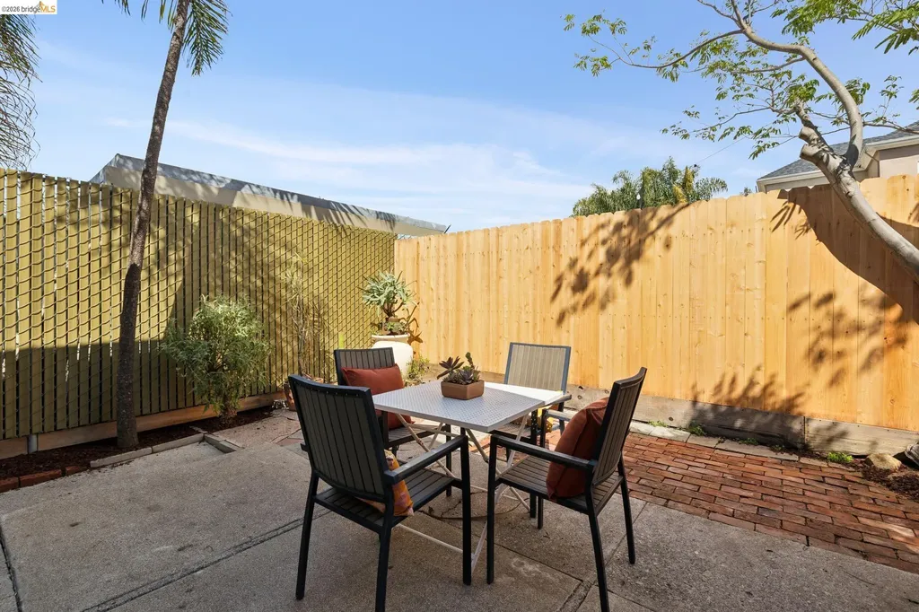 3710 West Street Oakland CA 94608