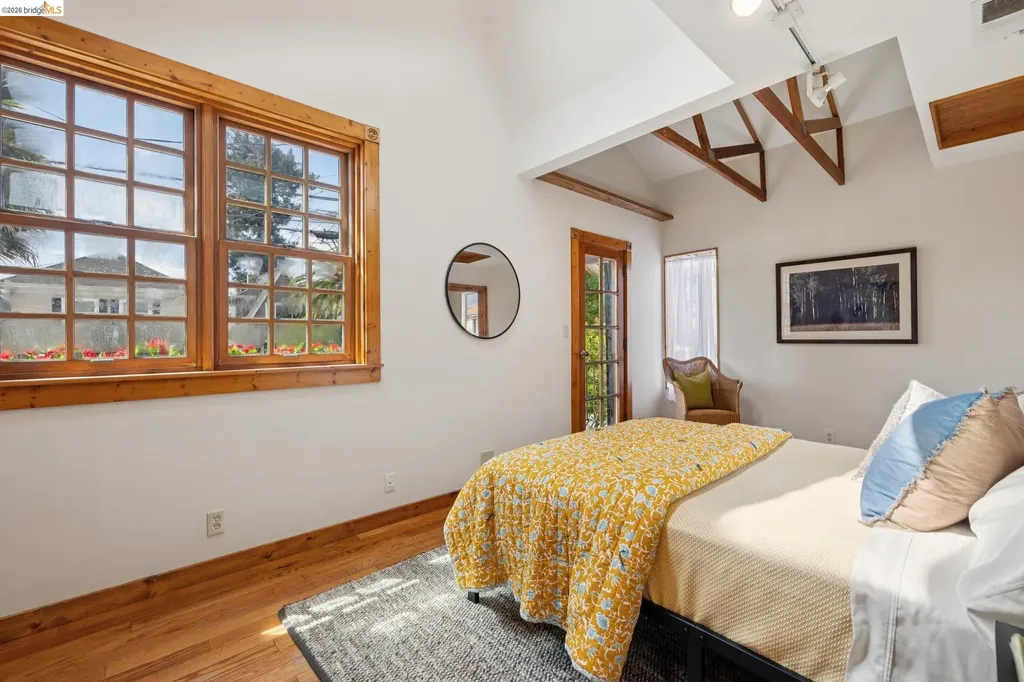 3710 West Street Oakland CA 94608