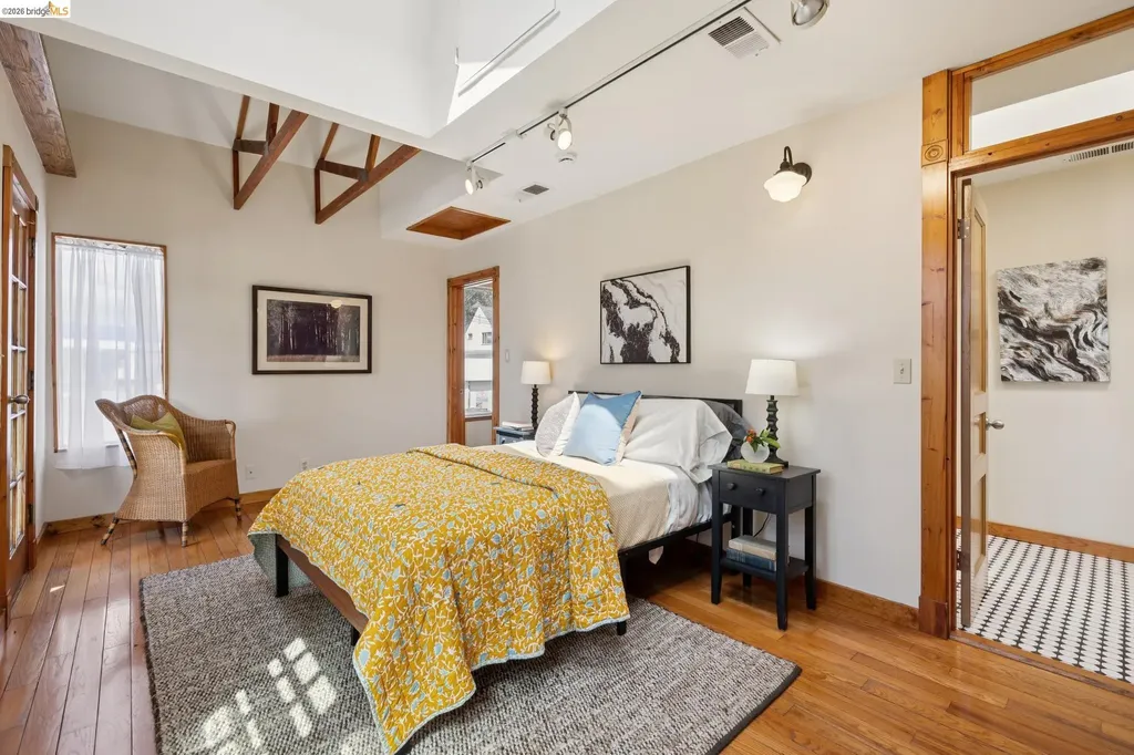 3710 West Street Oakland CA 94608