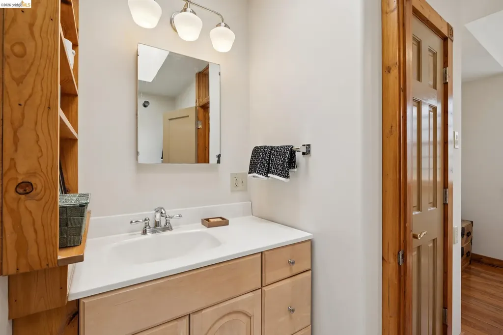 3710 West Street Oakland CA 94608