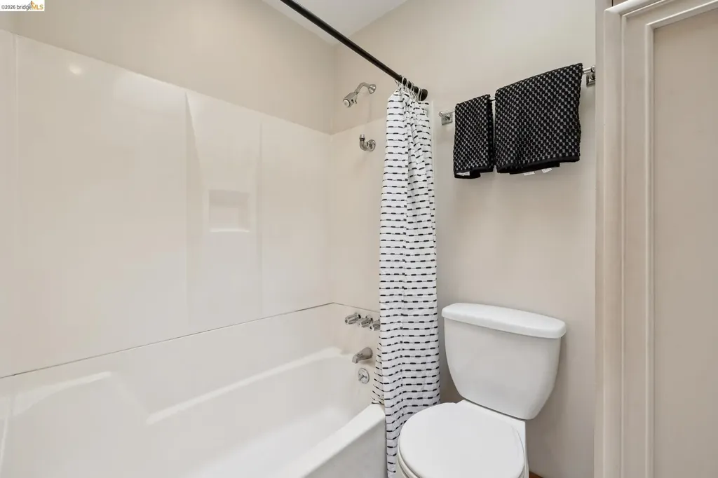 3710 West Street Oakland CA 94608