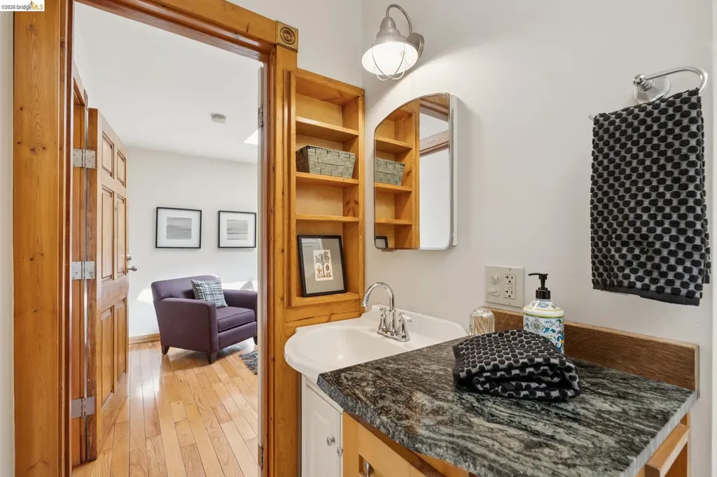 3710 West Street Oakland CA 94608