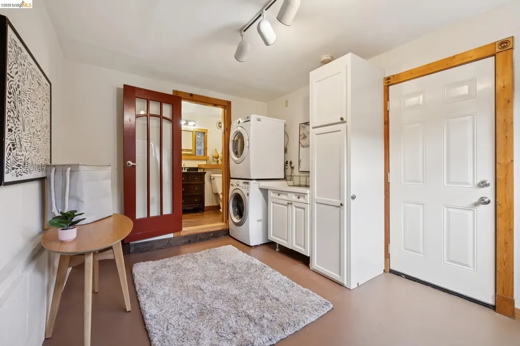 3710 West Street Oakland CA 94608