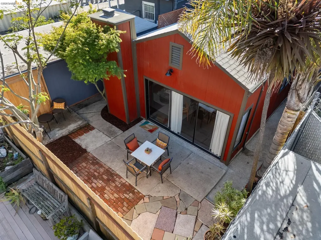 3710 West Street Oakland CA 94608