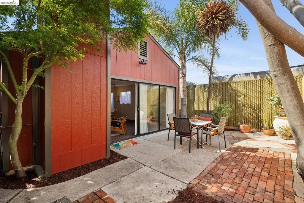 3710 West Street Oakland CA 94608