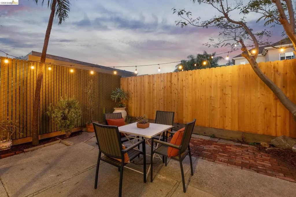 3710 West Street Oakland CA 94608