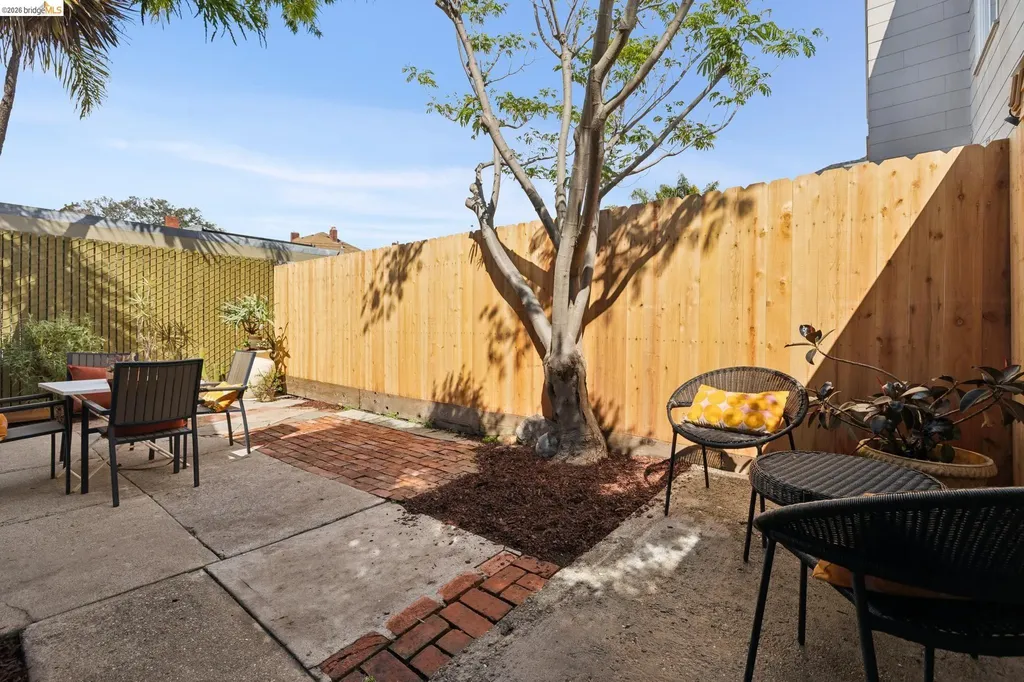 3710 West Street Oakland CA 94608