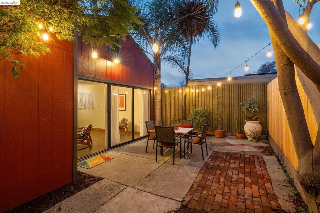 3710 West Street Oakland CA 94608