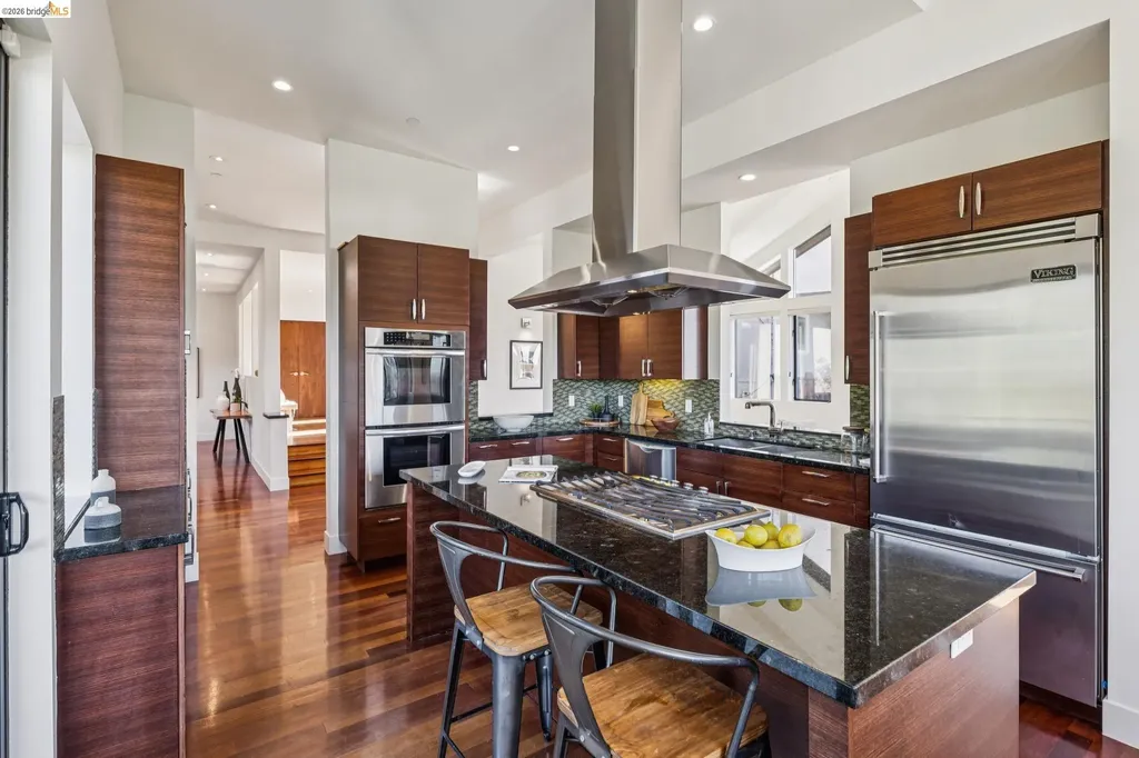 46 Carisbrook Lane Oakland CA 94611