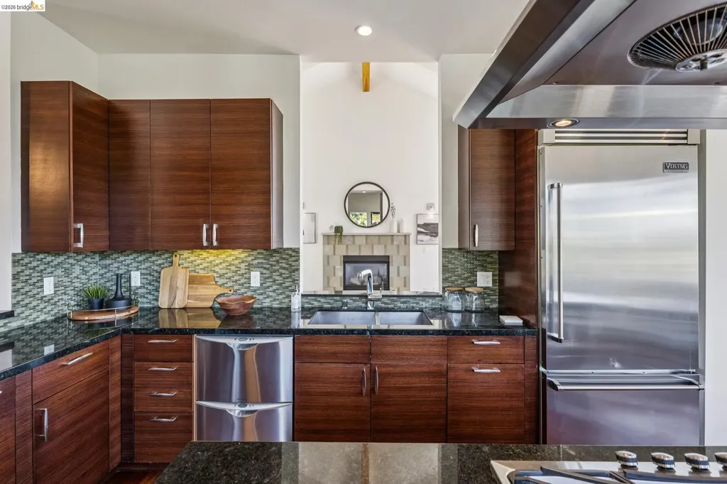 46 Carisbrook Lane Oakland CA 94611