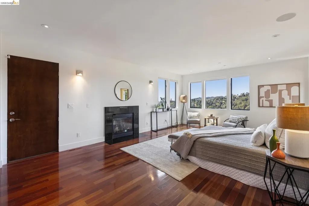 46 Carisbrook Lane Oakland CA 94611