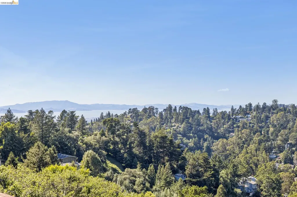 46 Carisbrook Lane Oakland CA 94611