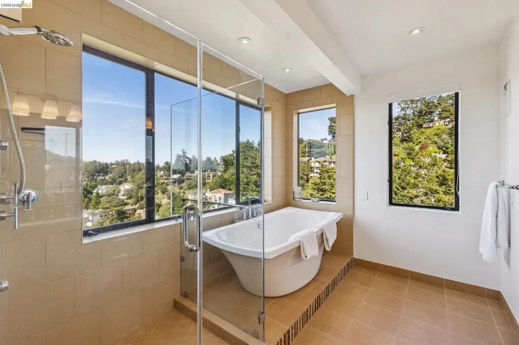 46 Carisbrook Lane Oakland CA 94611