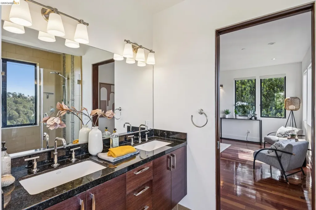 46 Carisbrook Lane Oakland CA 94611