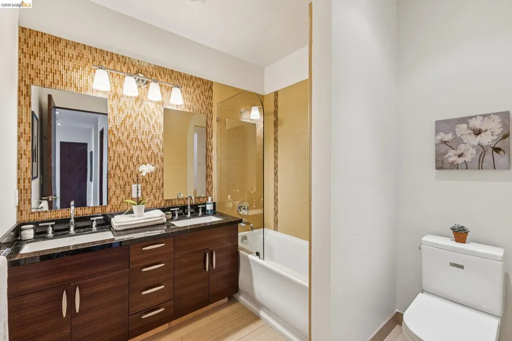 46 Carisbrook Lane Oakland CA 94611