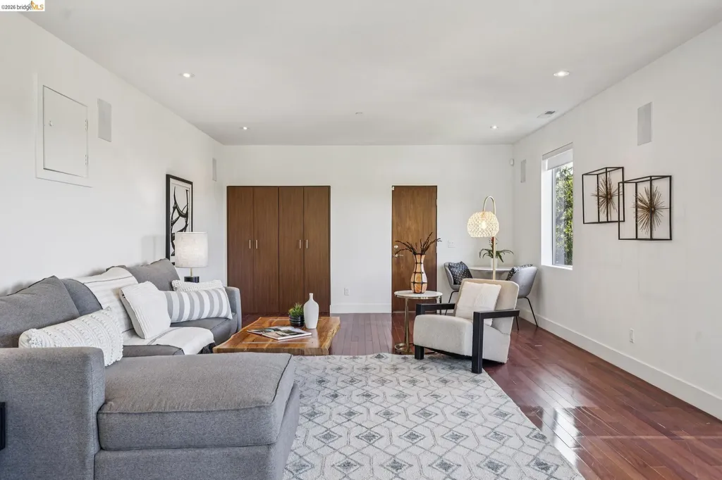 46 Carisbrook Lane Oakland CA 94611