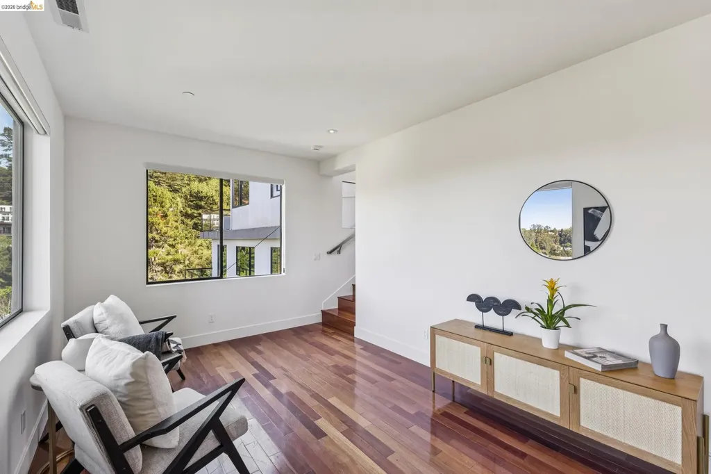 46 Carisbrook Lane Oakland CA 94611