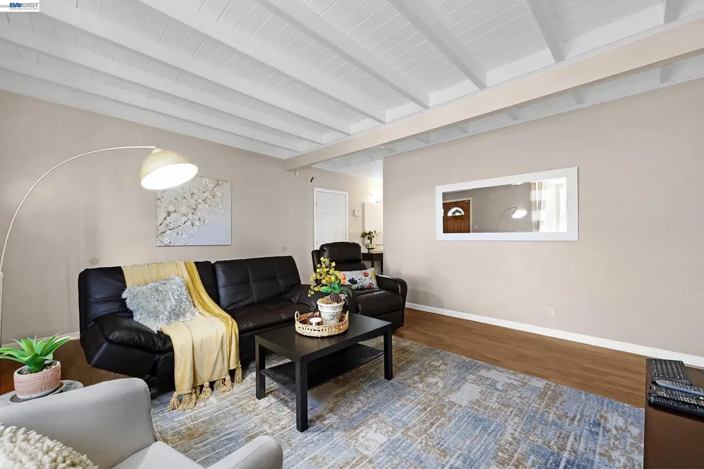 523 Evelyn Lane Hayward CA 94544