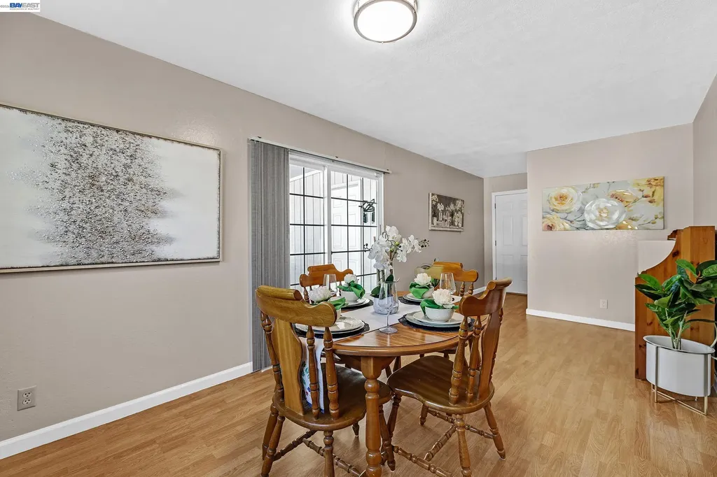 523 Evelyn Lane Hayward CA 94544