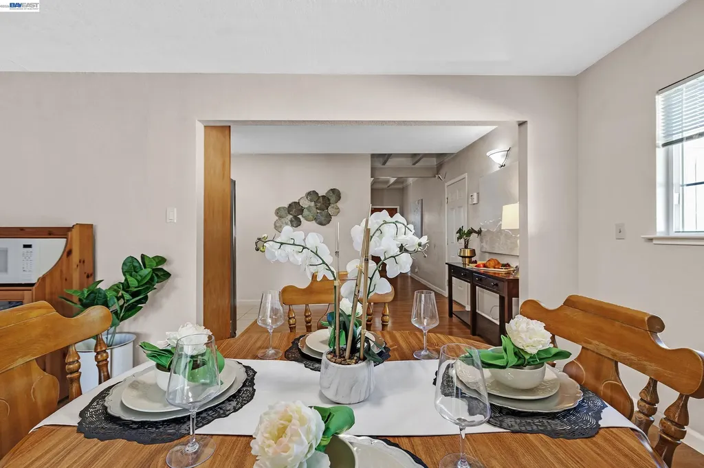 523 Evelyn Lane Hayward CA 94544