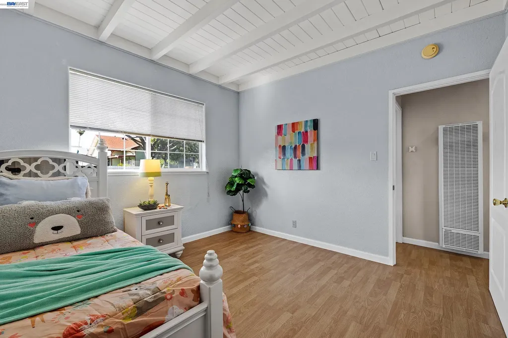 523 Evelyn Lane Hayward CA 94544