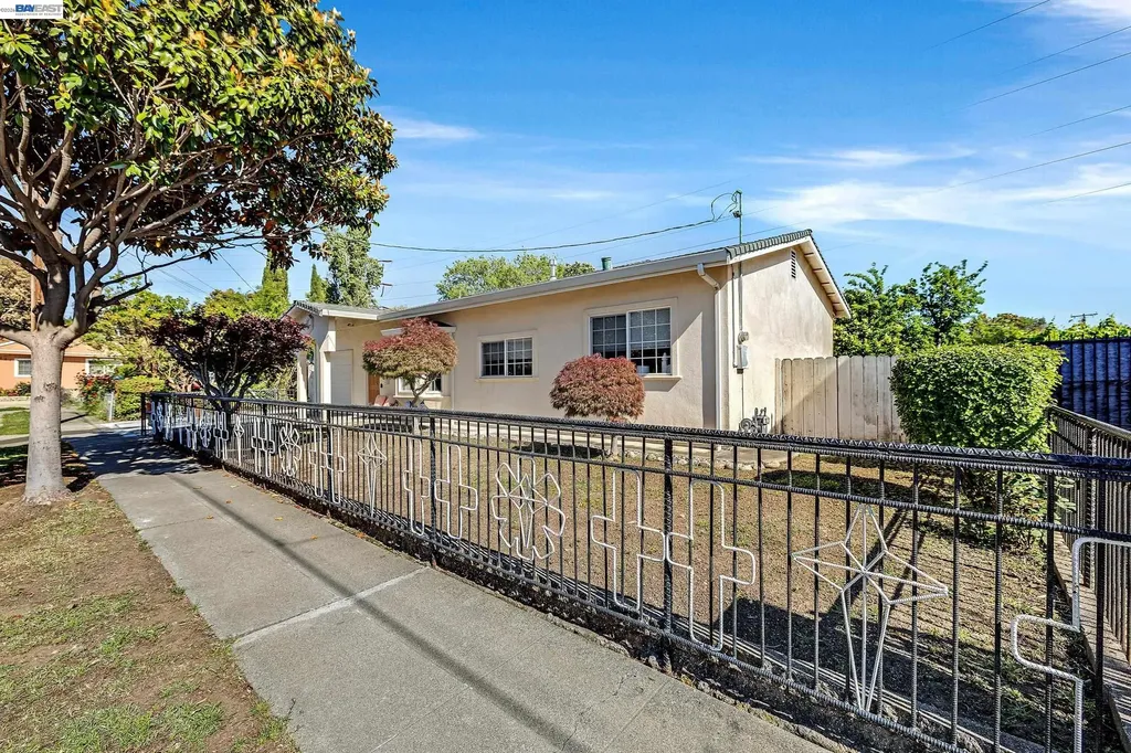 523 Evelyn Lane Hayward CA 94544