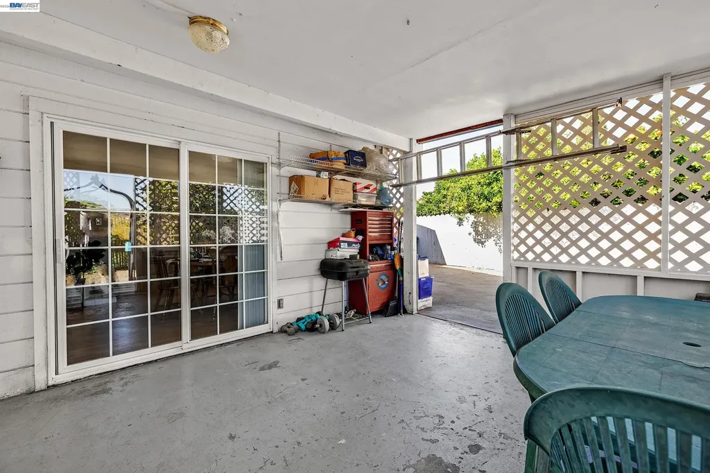 523 Evelyn Lane Hayward CA 94544