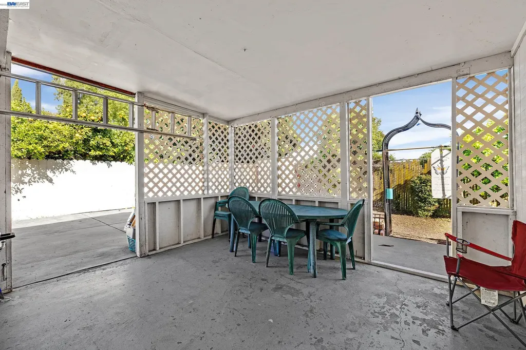 523 Evelyn Lane Hayward CA 94544