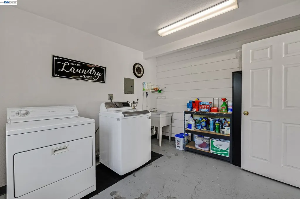 523 Evelyn Lane Hayward CA 94544