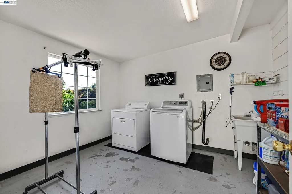 523 Evelyn Lane Hayward CA 94544