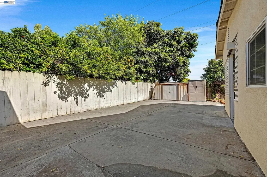 523 Evelyn Lane Hayward CA 94544