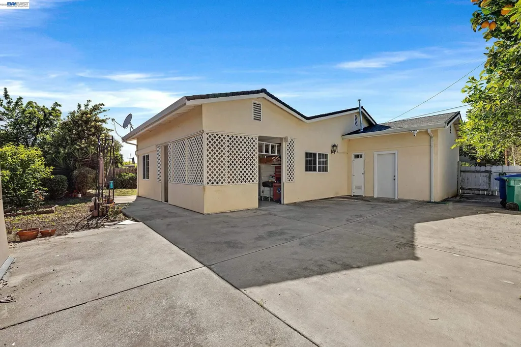 523 Evelyn Lane Hayward CA 94544