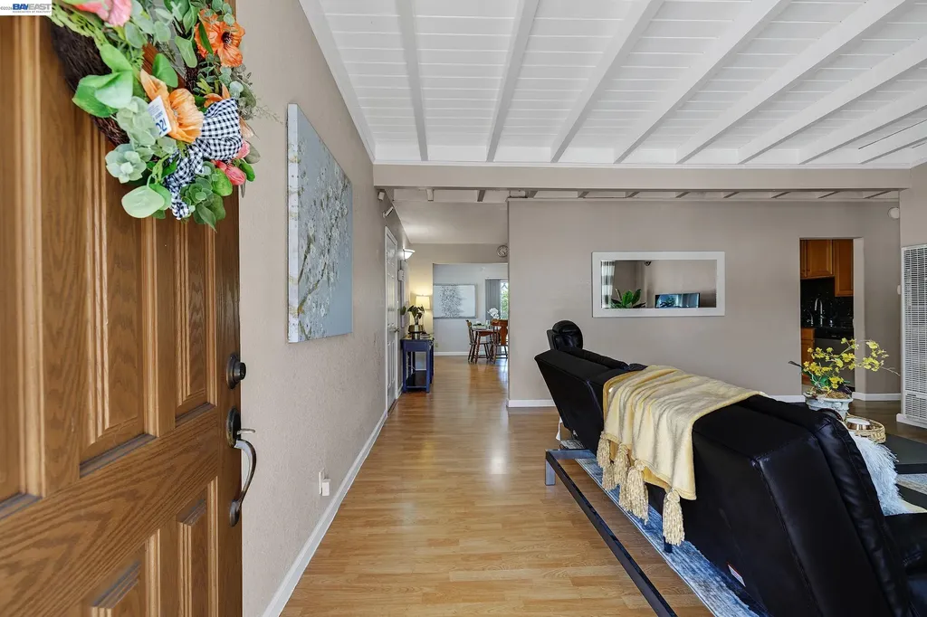 523 Evelyn Lane Hayward CA 94544