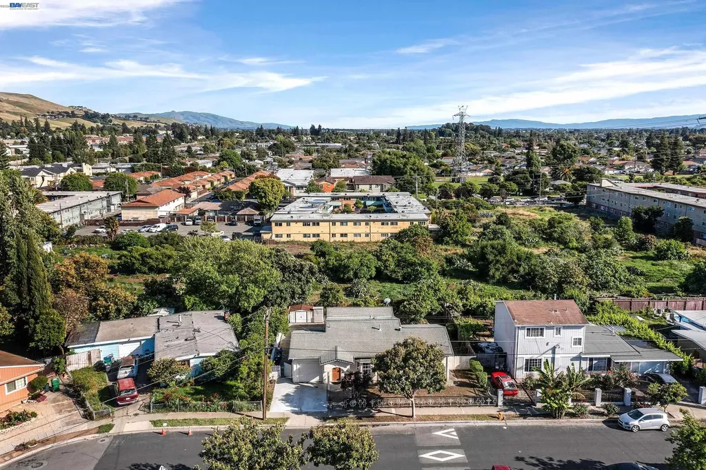 523 Evelyn Lane Hayward CA 94544