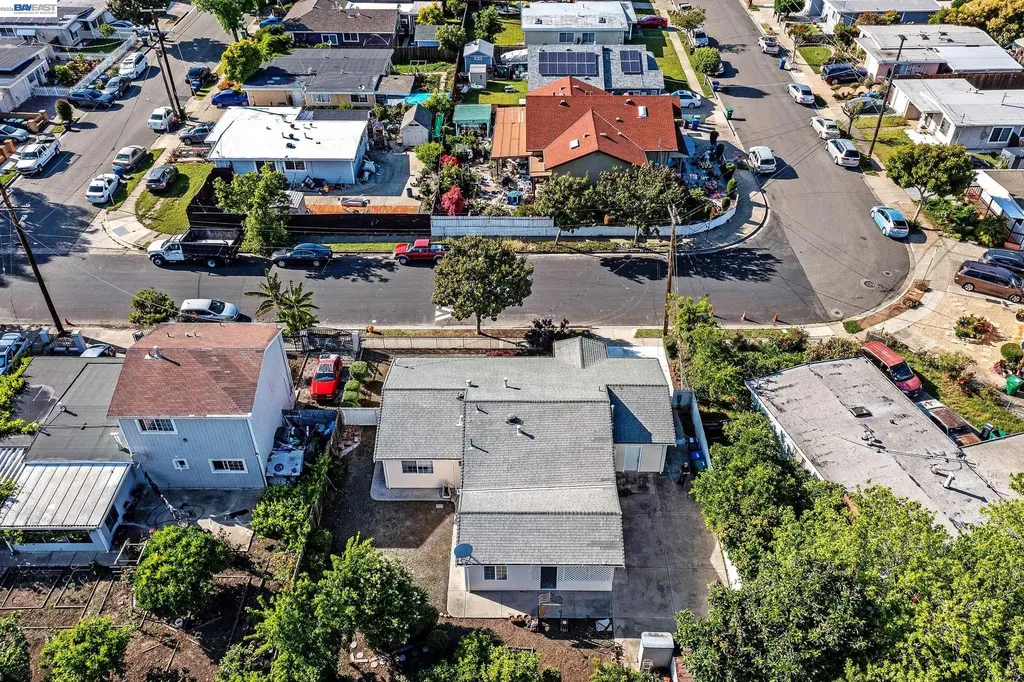 523 Evelyn Lane Hayward CA 94544