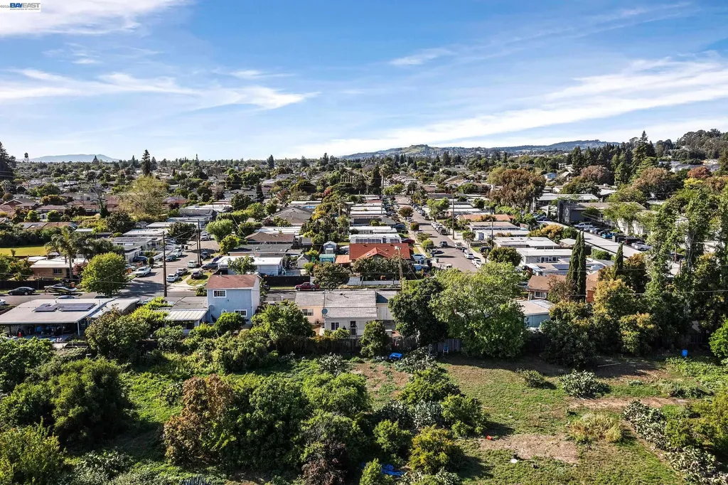 523 Evelyn Lane Hayward CA 94544