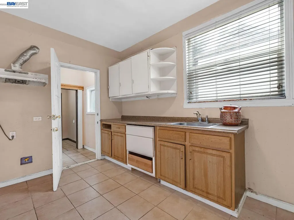 2226 13th Avenue Oakland CA 94606