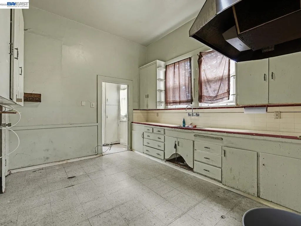 2226 13th Avenue Oakland CA 94606
