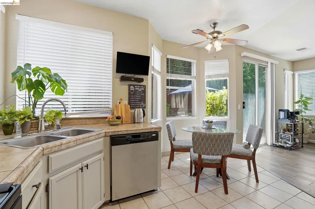 4921 Waterford Way Antioch CA 94531
