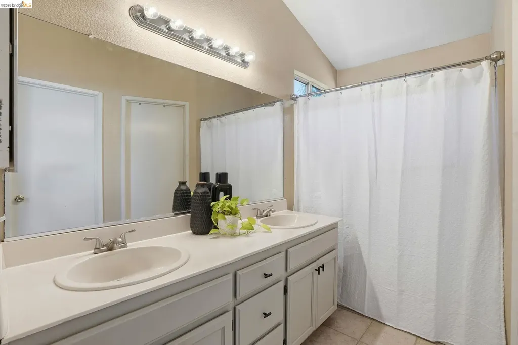 4921 Waterford Way Antioch CA 94531