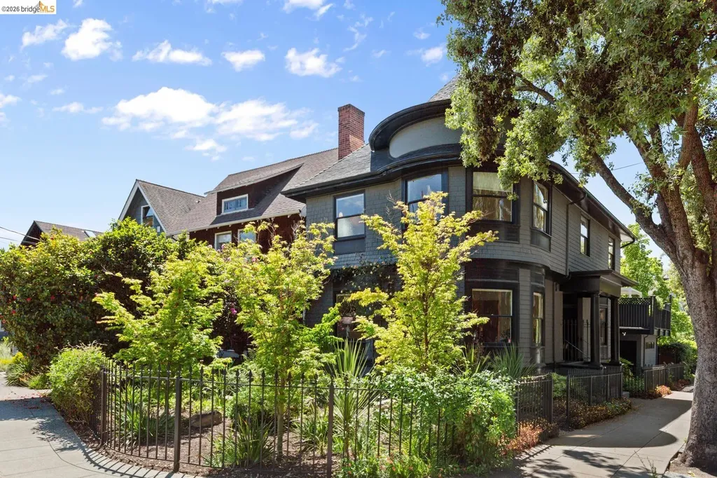 2520 Russell Street Berkeley CA 94705