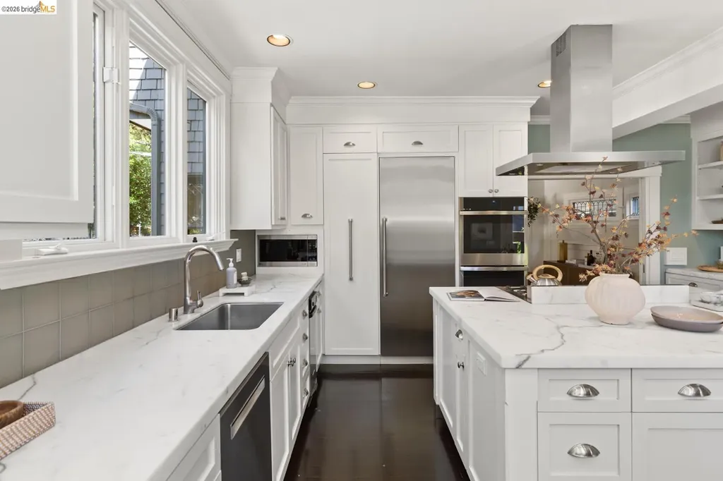 2520 Russell Street Berkeley CA 94705