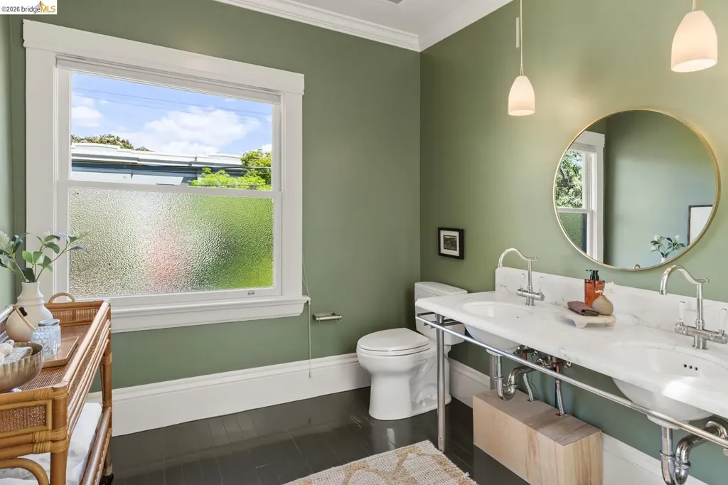 2520 Russell Street Berkeley CA 94705